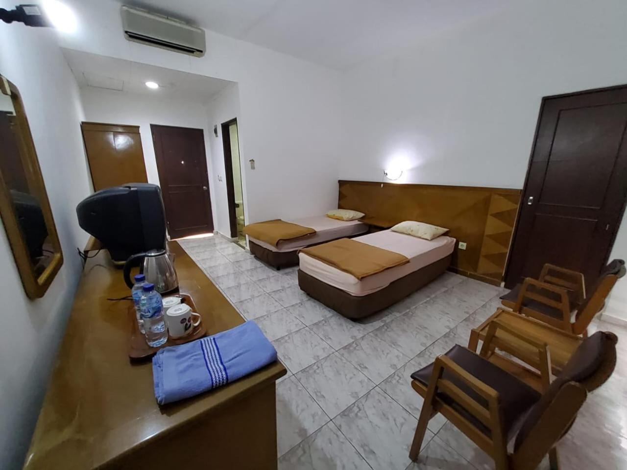 Hotel Kumala Samudra Cikakak Exterior photo
